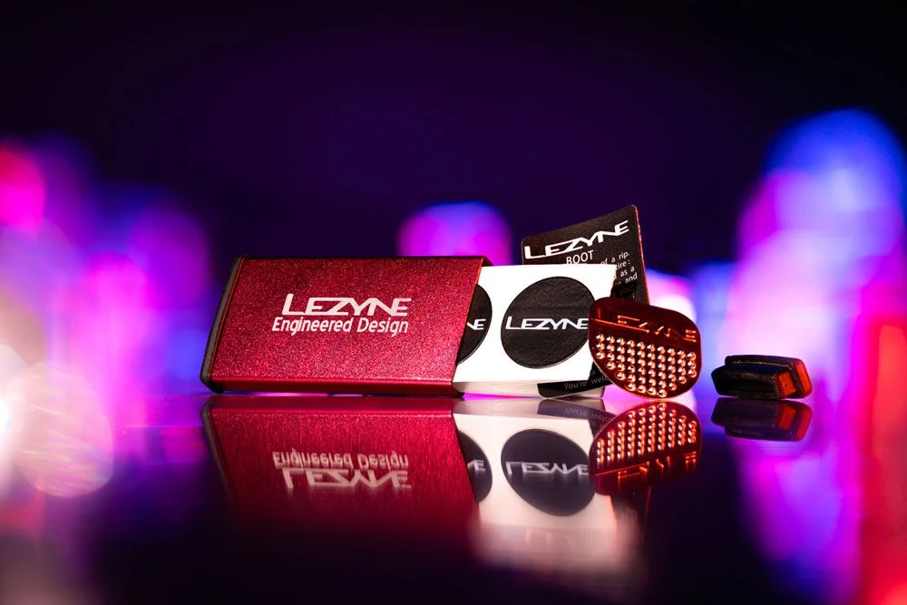 Lezyne Kit De Reparación Metal (6 Parches) Rojo Avio De Costura | Bike-Discount - Imagen 2